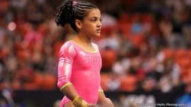 Laurie Hernandez wins Elite Qualifier