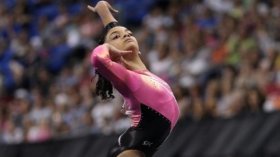 Laurie Hernandez Shows Off New Floor Routine
